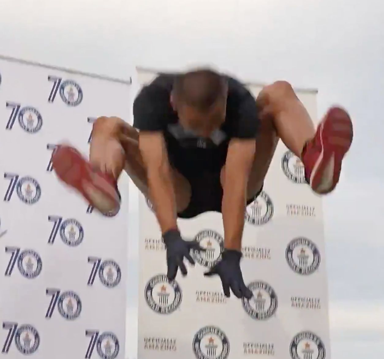 ue, 龙圣用四肢 ue, 龙圣用四肢