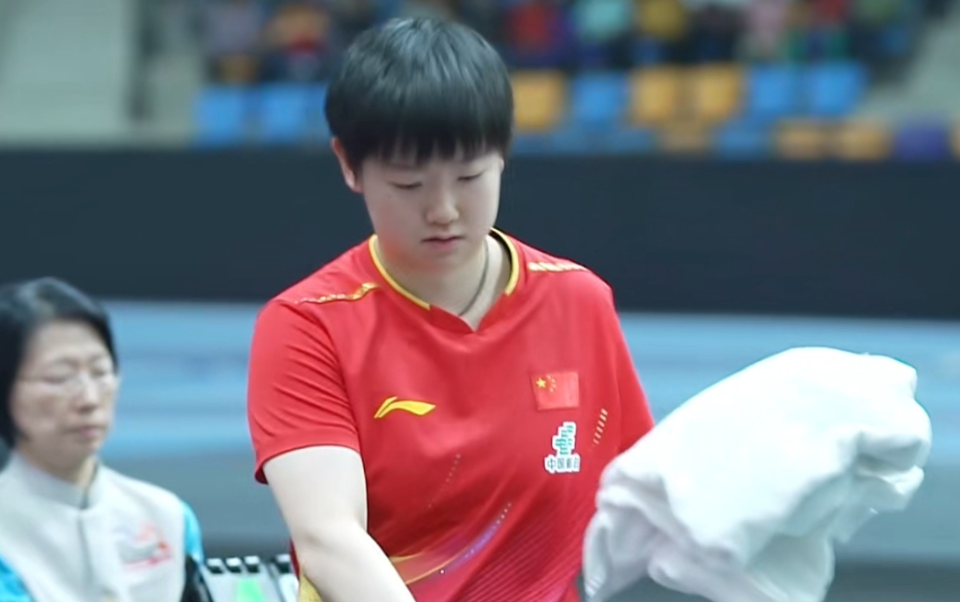 点变化去牵, 斌发球失误, 完全打乱对 点变化去牵, 斌发球失误, 完全打乱对